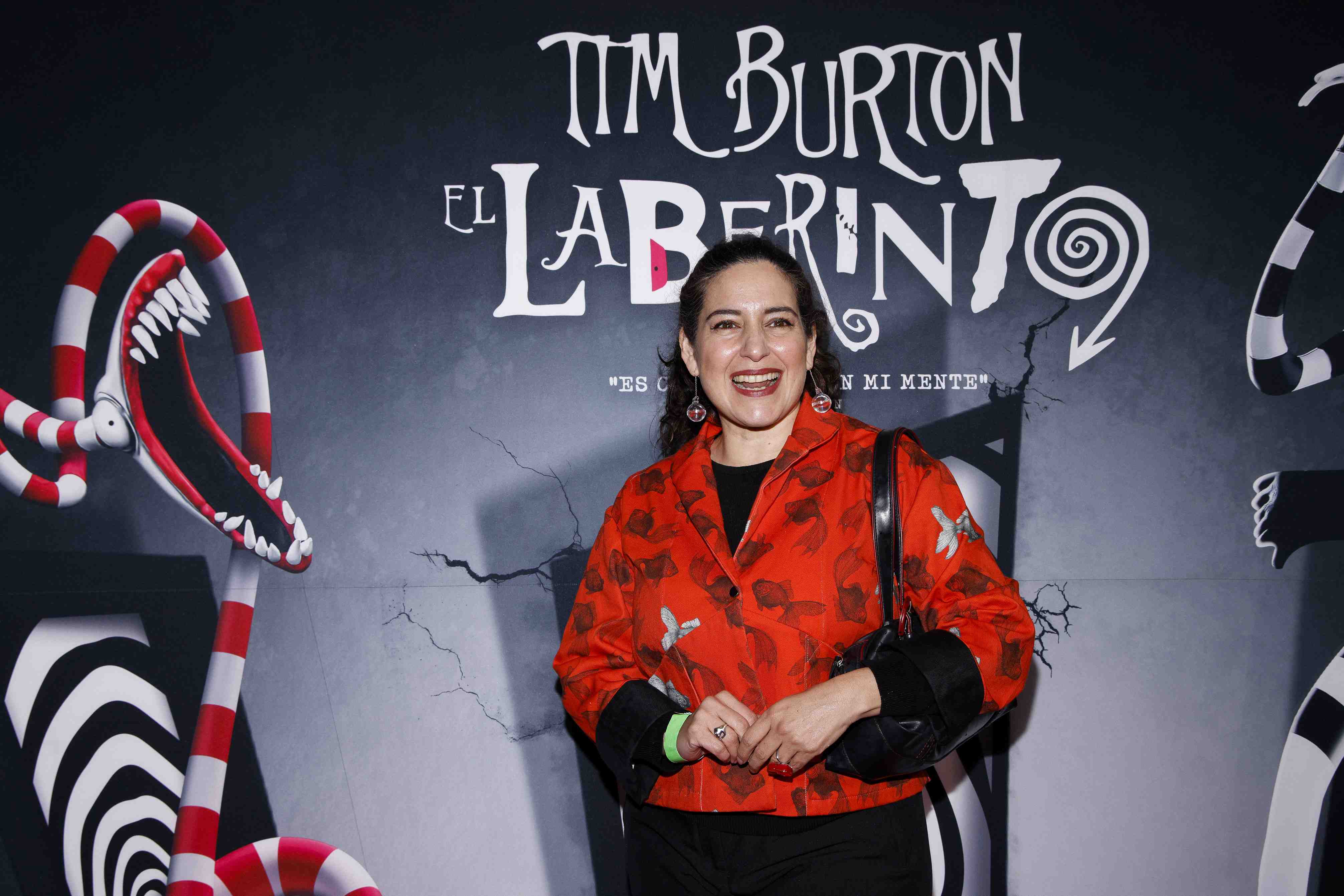 http://www.entrefam.com.mx/img/alfombra_de_la_exhibicion_de_tim_burton_laberinto/ENTREFAM250620254330.jpg