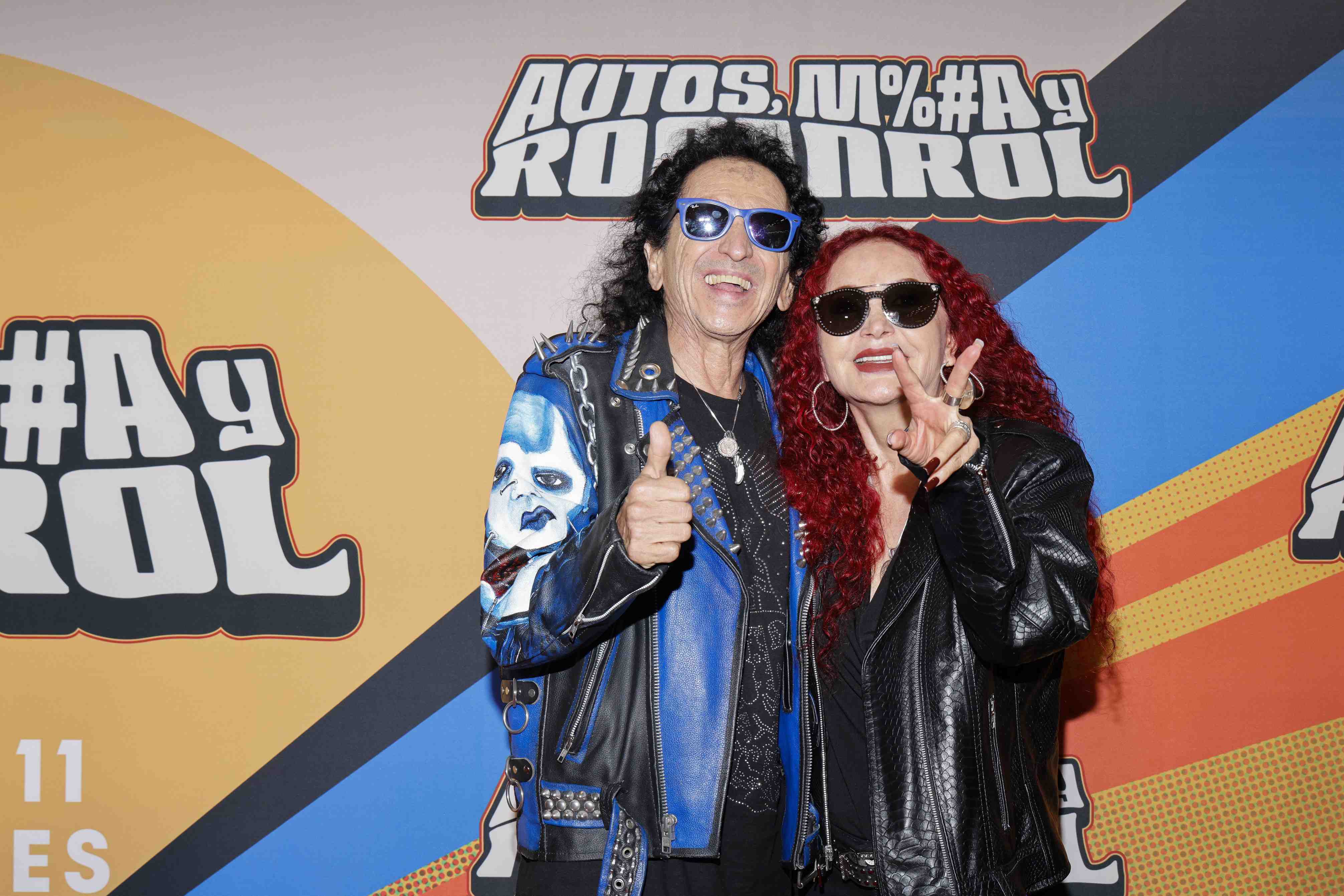 http://www.entrefam.com.mx/img/alfombra_de_la_premiere_de_autos_mota_y_rocanrol/ENTREFAM090920250456.jpg
