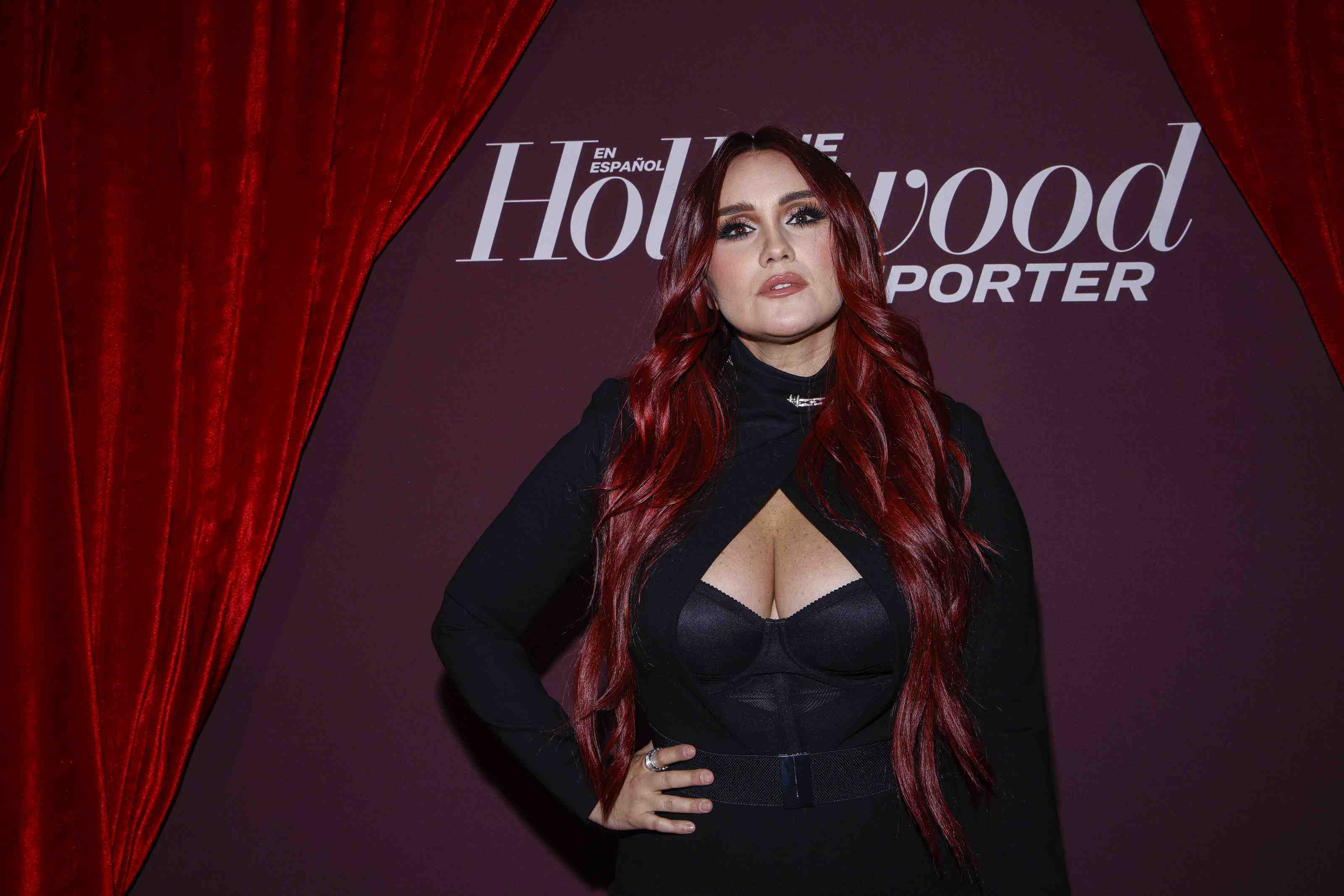 http://www.entrefam.com.mx/img/alfombra_roja_the_hollywood_reporter_en_espanol_launch/ENTREFAM290520251743.jpg