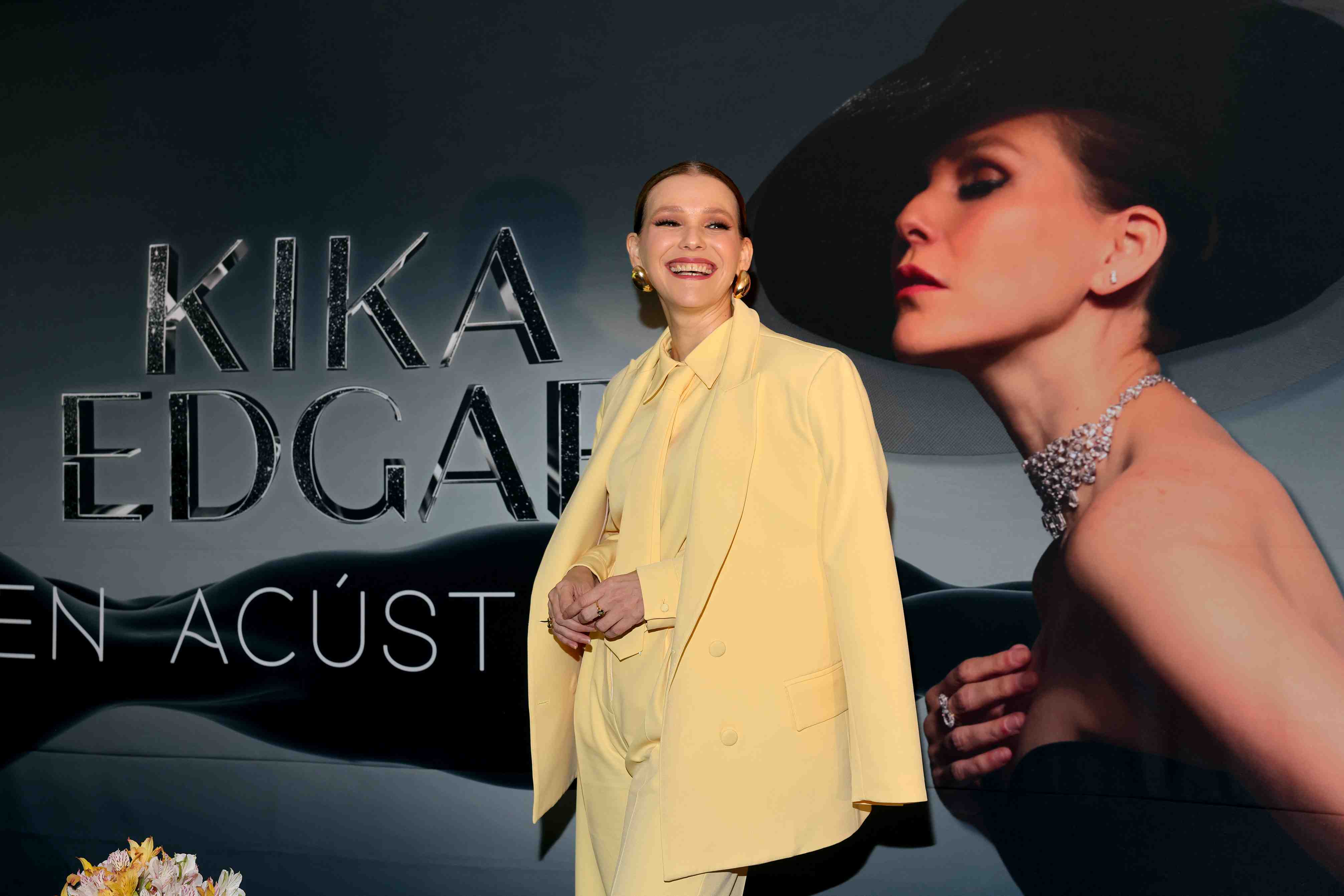http://www.entrefam.com.mx/img/la_cantante_y_actriz_kika_edgar_presenta_su_nuevo_album_titulado_desnuda/ENTREFAM160620253771.JPG