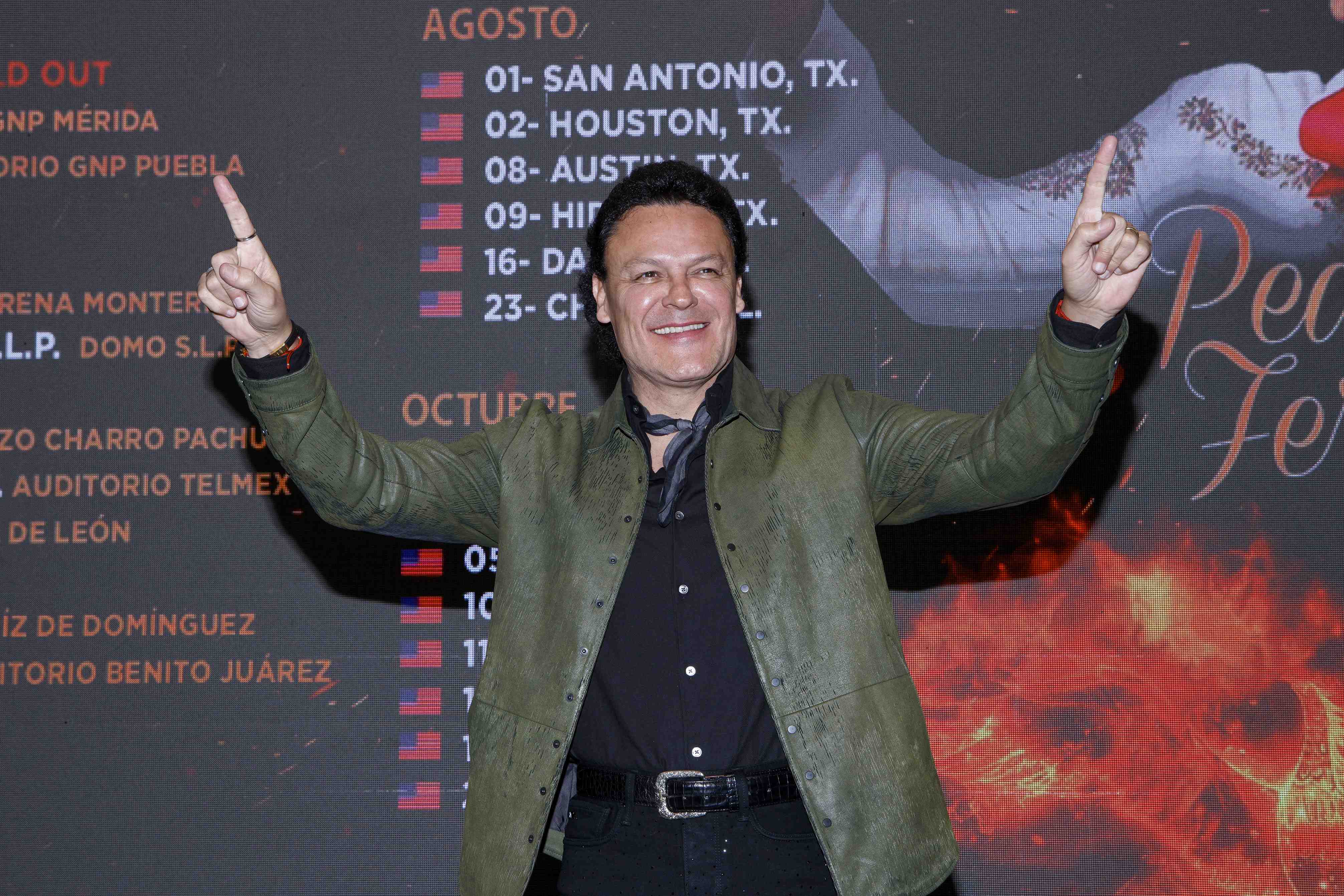 http://www.entrefam.com.mx/img/pedro_fernandez_en_conferencia_de_prensa_para_anunciar_su_tour_ave_fenix/ENTREFAM100220252963.jpg