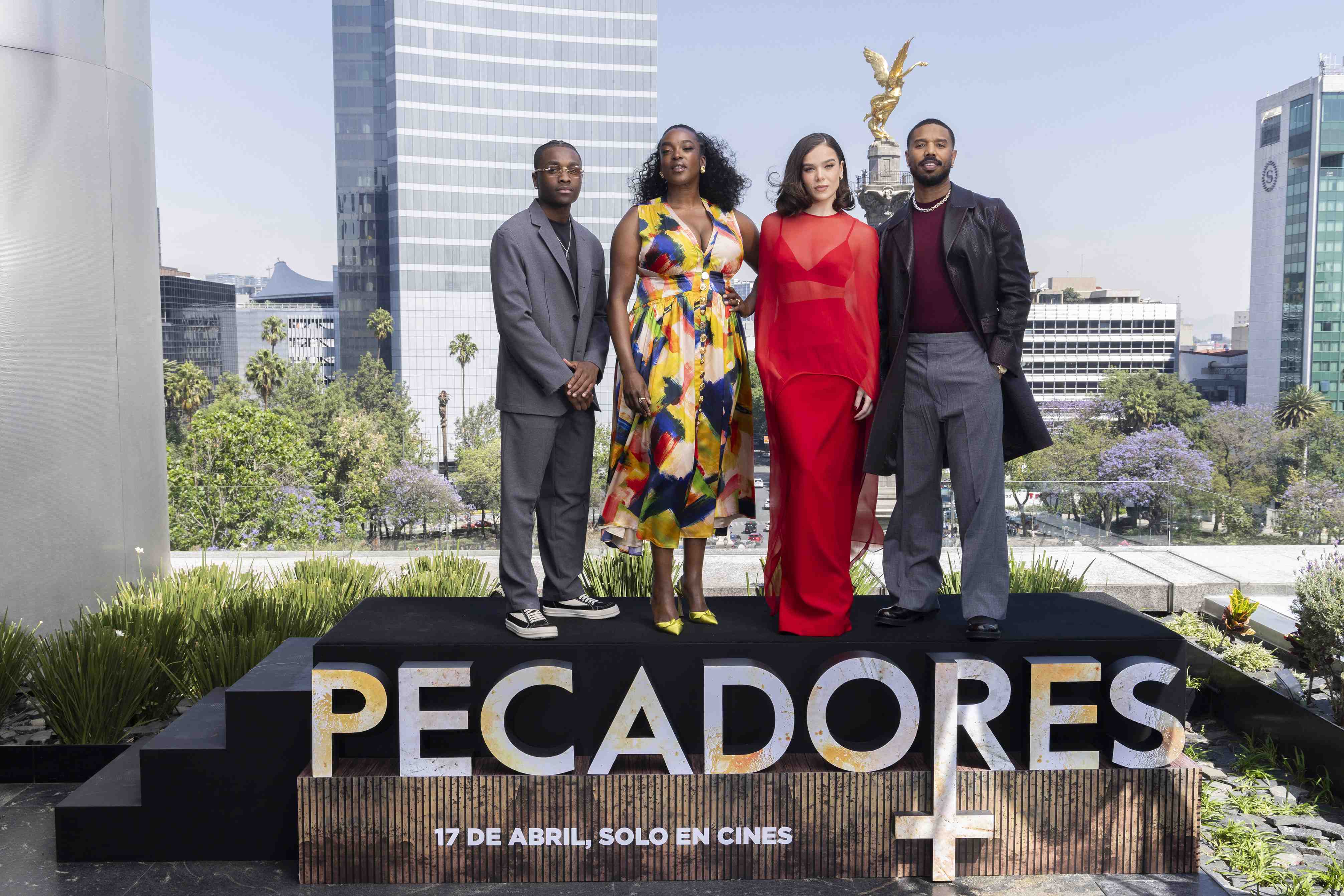 http://www.entrefam.com.mx/img/photocall_de_la_nueva_pelicula_de_warner_brospictures_pecadores/ENTREFAM300320254779.jpg