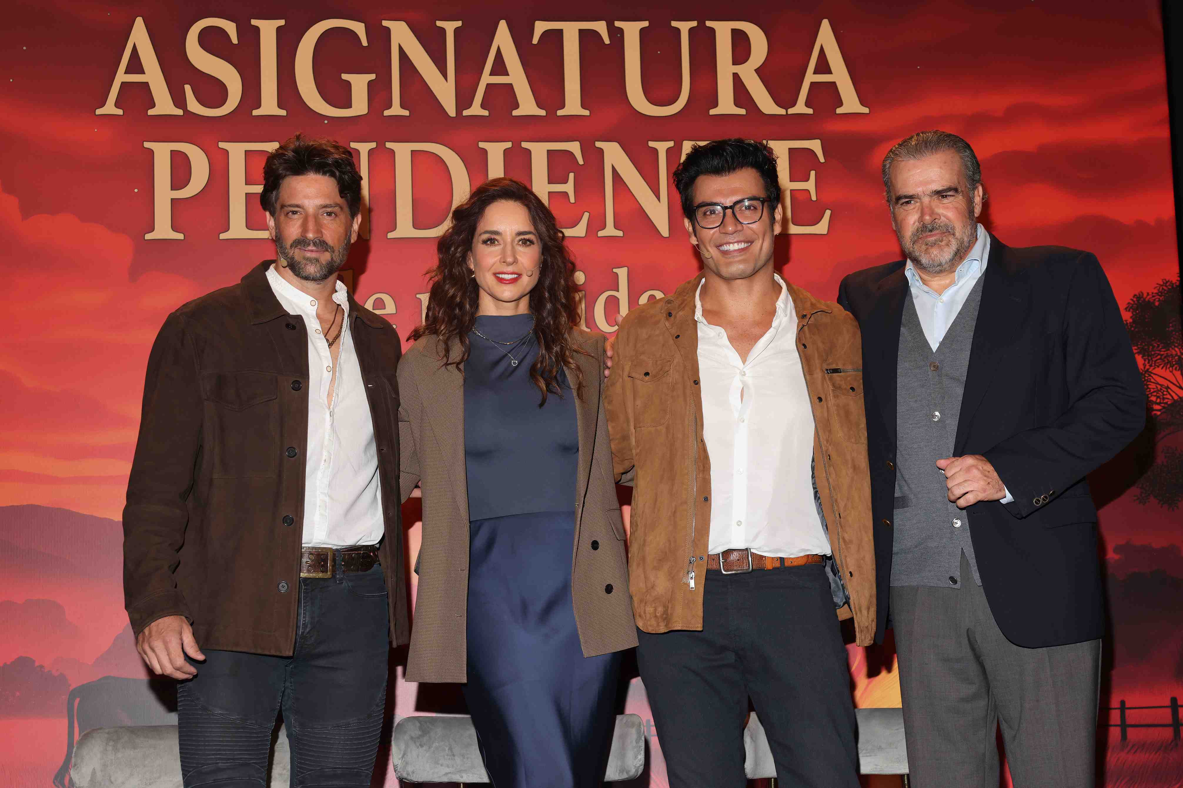 http://www.entrefam.com.mx/img/presentacion_de_los_protagonistas_de_la_telenovela_asignatura_pendiente/ENTREFAM010720256118.JPG
